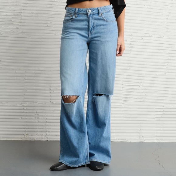 NWT American Eagle Stretch Ripped Low-Rise Baggy Wide-Leg Jean - 12 Long - Picture 1 of 6